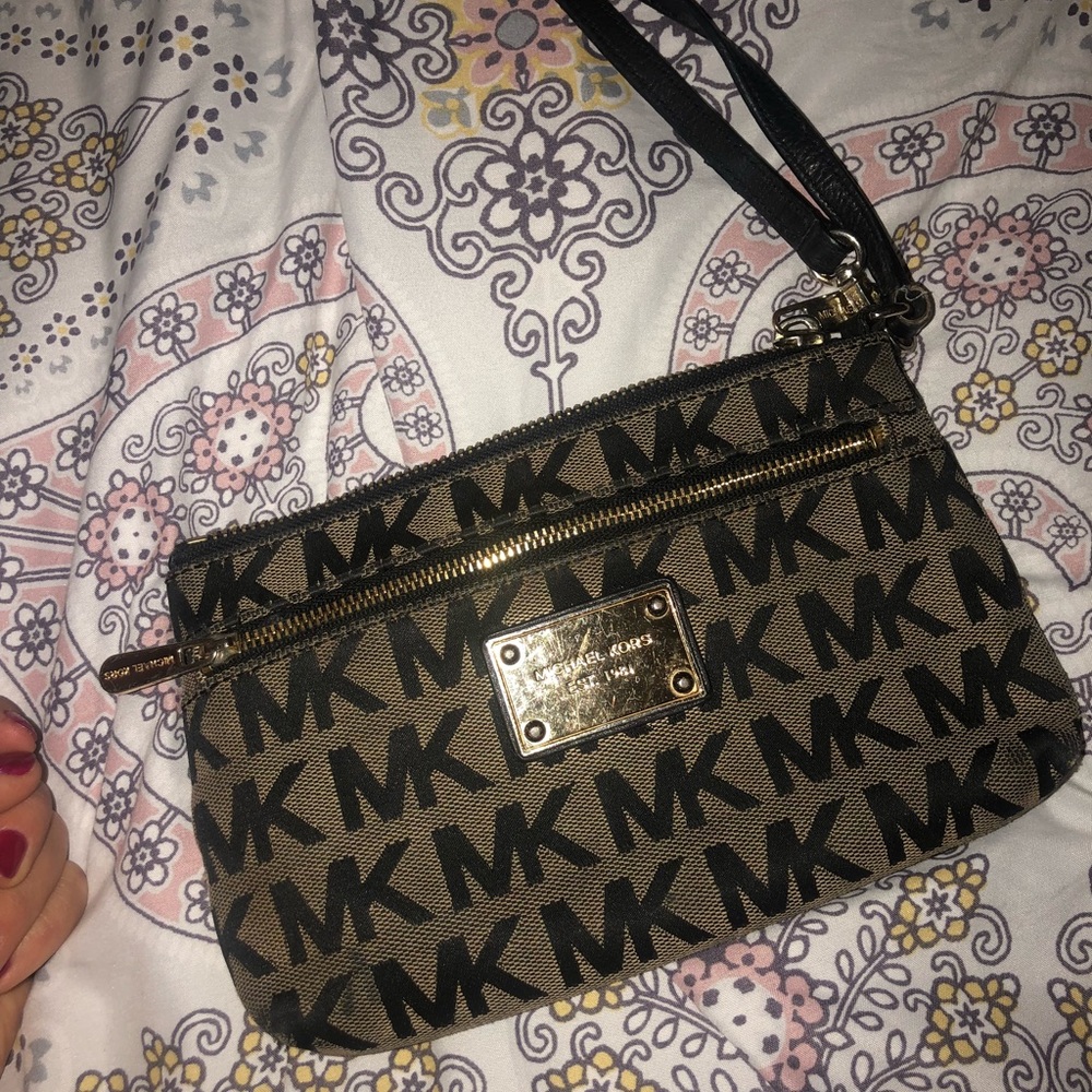 Authentic Michael Kors wristlet